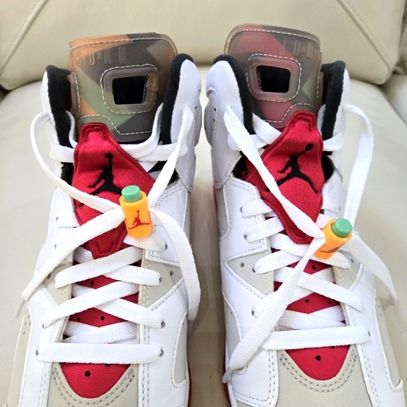 Jordan 6 Retro Hare (GS) size 6.5Y / Women's Size 8 - Picture 4 of 8